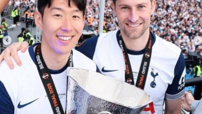 이거 실화냐 손흥민 '평생 절친' 현역 데이비스, 투도르 경질→임시 감독 후보 깜짝 등장…'BBC피셜' 데 제르비 정식 감독 '1순위'