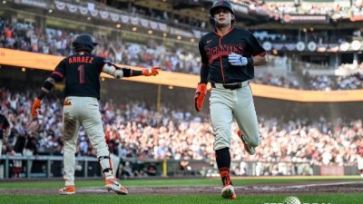 이정후 대체 왜 안 바꿨나 초보 사령탑 실책 뭐길래, 117년 굴욕 깬 첫 안타에도 논란의 중심 섰다