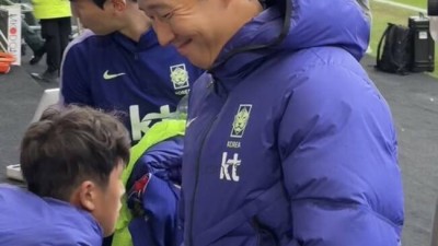 “토트넘으로 돌아와 주세요 쏘니” 경기장까지 찾아간 팬 외침에…손흥민은 ‘옅은 미소’