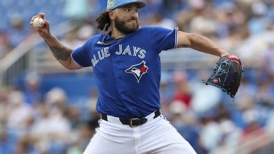 한국에서 나를 찾았다 폰세, ML 복귀전 충격 부상 교체…토론토 팬들 박수받고 떠났다