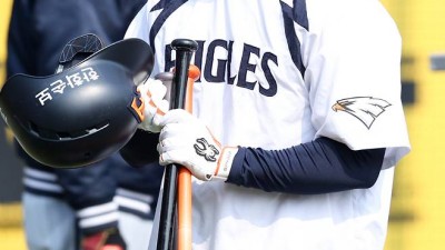 '기회는 단 1타석뿐' 왜 손아섭인가? 외야수가 6명 더 있는데…굉장히 안타깝다 → 엄상백 등록 [대전포커스]