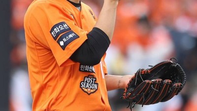 하필 146km 직구가 안면을 강타하다니…엄상백 1군 등록 첫날부터 수난, 헤드샷 자동퇴장 불명예