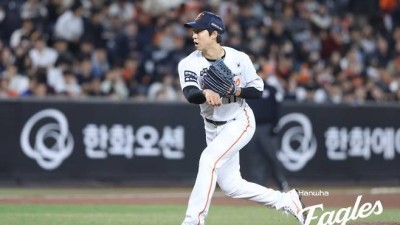 아! 허경민에 '146km 헤드샷', 한화 엄상백 시즌 첫 등판에 다이렉트 퇴장...화이트는 데뷔전 부상