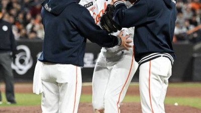 '초비상' 한화, 1패가 문제가 아니다…'다리찢기 투혼' 새 외인 긴급강판, 심각한 부상 아니어야 할 텐데 [오!쎈 대전]