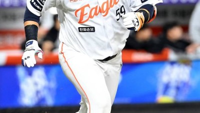 시범경기 5홈런 → 데뷔 첫 대포까지…대전에 움트는 거포 본능, 명장의 시선 [대전포커스]