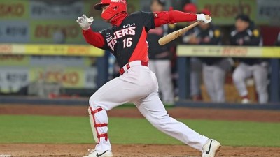 넘어지기만 해도 KIA팬들 걱정하는 선수가 있다… 아찔했던 순간, 액땜 될 수 있을까