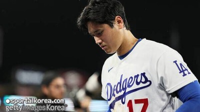 '진심으로 화가 났다' 이례적으로 분노 표출한 오타니, 美에서도 화제...155km 강속구 던지고 머리 감싸 쥔 이유는?