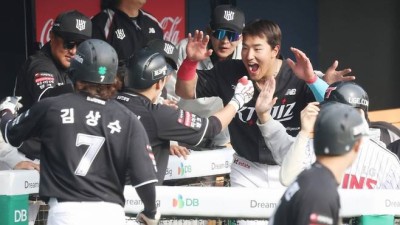 '타율·OPS 1위' KBO 타격 1황, LG도 삼성도 아니었다! 확 달라진 '힘 법사' KT... 불리한 일정도 깨부순다