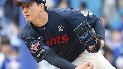 박정민 150㎞ → 최준용 151㎞ → 정철원 김원중 145㎞ → 8회 9회가 더 느린 롯데의 고민. '교통사고' 김원중 반등은 언제쯤