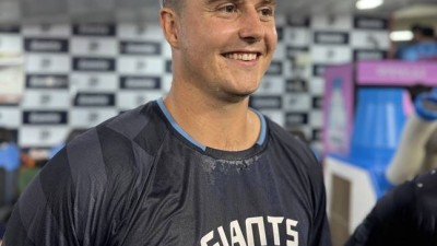 '이런 우연이!' 한화 화이트 부상 직후 나온 '前 롯데' 데이비슨 폭탄 발언 KBO 돌아갈 의향 있어