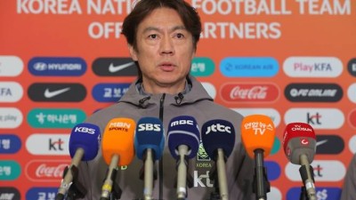 2연패 뒤 귀국한 홍명보 감독 “결과에 죄송, 손흥민 의심한 적 없어” [IS 현장]