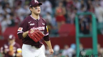 정우주 거르고 뽑은 키움 정현우, 첫 등판부터 고개 떨궜다[스한 이슈人]