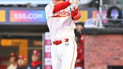 ‘시즌 첫 홈런 폭발’ 작년 부상 악몽 떠올린 519홈런 레전드 “실망시키지 않기 위해 정말 열심히 준비했다” [오!쎈 인천]