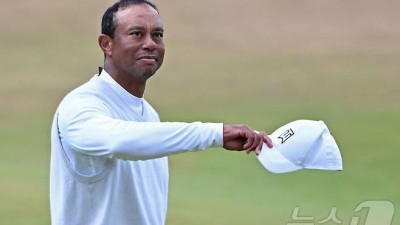 '약물 운전' 우즈, 체포 당시 대통령과 통화했다…경찰차서 딸꾹질·하품