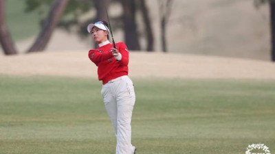 '송종국 딸' 송지아, 2R서는 2언더파 '선전'…그린 어려워 손이 덜덜