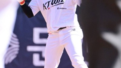 '아뿔싸' 엄상백에 헤드샷 맞은 허경민, 결국 1군 말소→MRI 검사 받는다…'최강야구 신화' 3루수 출전 [MD수원]