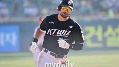 '비거리 134m 실화다' KT 방망이 미쳤네, 후라도까지 공략하다니…4번 타자 선제 솔로 홈런 쾅! [MD수원]