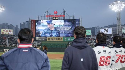 가장 아끼던 동생이었는데…가슴 아프다 53세 젊은 나이에 하늘의 별이 됐다...롯데-SSG, 故 김민재 코치 함께 추모 [부산 현장]