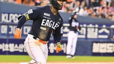 “한화 2위 해서 슬펐다” 분노의 스윙인가, 21시간30분 걸려 한국행→타율 1위 됐다 “홈런보다 승리가 더 기뻐”
