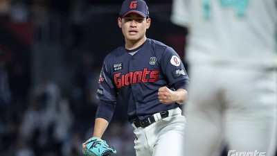 151km 쾅→최고구속 경신! 롯데 최동원상 수상자가 기대된다 다음 등판은 칭찬 받을 수 있게