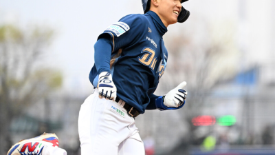 NC 괴물루키 또 터졌다...이의리 공략 110m 좌월 솔로아치, 2안타 모두 홈런 [오!쎈 광주]