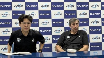 비디오판독 얘기하자 주먹 내리친 블랑 감독 대한항공도 부끄러운 승리라 느낄것