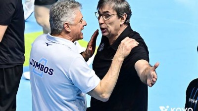 레오 서브 나갔나 안 나갔나…승부처에서 현대캐피탈 울린 로컬 룰