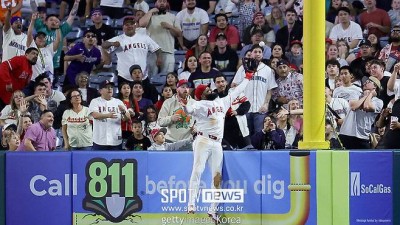 야구장에 도둑이 활개쳐도 되나…한때 천재 유망주였던 그 선수, 하루에 3개나 훔쳤다