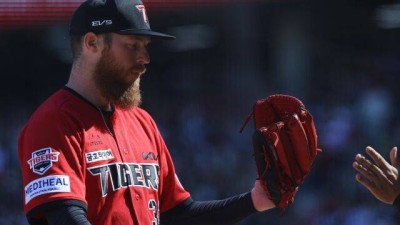 “팬들이 항상 살갑게 대해주시지는 않지만…” KIA 슬러브 마스터 안 붙잡았으면 어쩔 뻔했나→13이닝 KKKKKKKK, KIA 2승 혼자 책임졌다[MD광주]