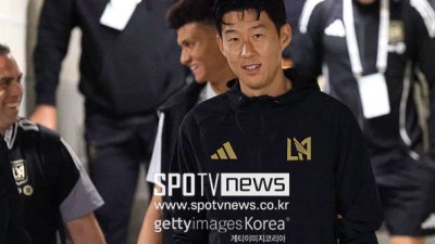 홍명보 감독 이어 LAFC 사령탑 또 작심발언...손흥민에게 너무 많은 걸 요구한다