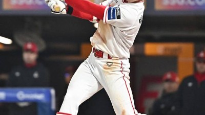 “너 없으면 어쩔 뻔…이 맛에 야구 본다” 개막 열흘, 각 구단 흥행 불붙인 선수 10