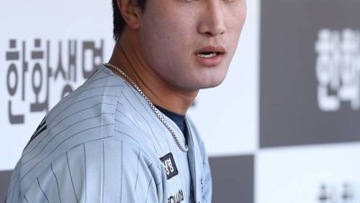 'ERA 22.50' 한화 150km 불펜 신무기 결국 2군행…잔혹한 현실, 아직 좌절할 단계 아니다