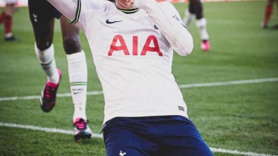 갑자기 가슴 통증 느꼈어…'손흥민 세리머니' 따라 했던 특급 유망주의 고백→일찍 발견해 운이 좋았지