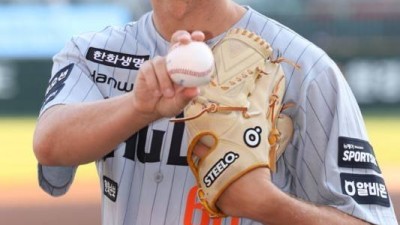 '류현진 10K 쾌투' 한화 더 강해진다! 한국행 오랜 꿈 대체 外人 초고속 데뷔전 임박…짧은 이닝 던지고 다음에 선발 투입