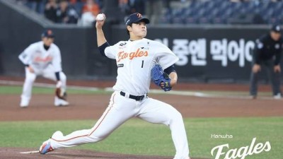 만루포에 무너졌던 한화 문동주, 두 번째 등판서는 다를까