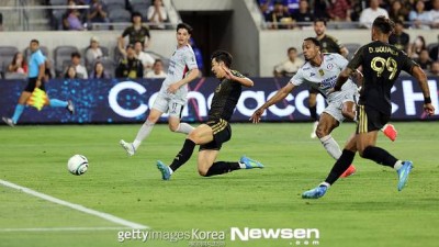 ‘손흥민 선제 결승골’ LAFC, 크루즈 아술과 1차전 3-0 대승