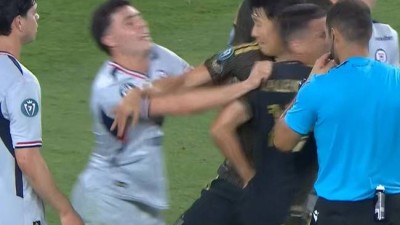 '바쁘다 바빠' 손흥민, '시즌 첫 필드골'→경기 도중 '신경전'까지 말렸다...LAFC, 크루스 아술에 3-0 완승