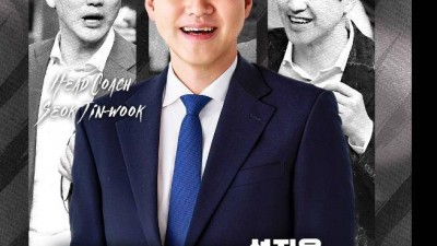 한국전력 새 사령탑에 석진욱 전 OK저축은행 감독 선임