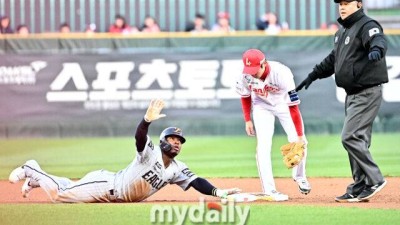 다시 나오면 가만 안 두겠다, 제일 싫어하는 야구 페라자 2루 보낸 안일한 수비, 사령탑 제대로 뿔났다 [MD인천]