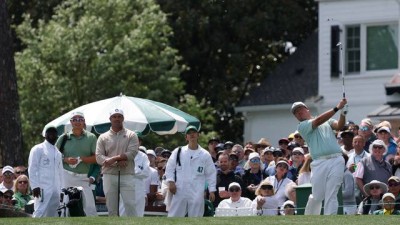 임성재 캐디로 나선 송중기, 티샷뒤 “아직도 다리가 후들”