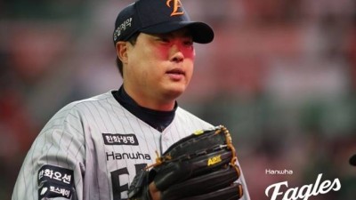 “다른 구종도 조만간 선보일 예정”…스위퍼 장착에도 만족하지 않고 꾸준히 진화 중인 ‘괴물’ 한화 류현진