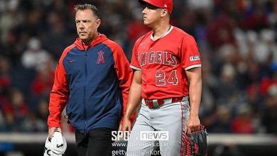 경기당 41억 받아 챙기고 드르렁… 연타석 '역대급 먹튀'라니, 이 팀은 굿이라도 해야 한다