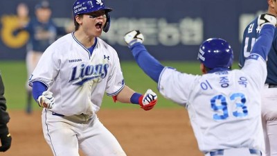 '제발, 2루로 돌아가!' 사상 초유 사이클링히트 '셀프패스' 박승규는 왜 3루로 미친듯 달렸을까