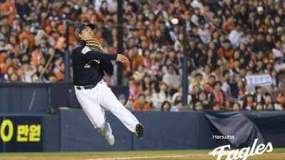 실책→실책→병살타성 땅볼, '307억 사나이' 왜 이러나…주전 9명 다 규정타석 채우는 게 바람직 달감독표 믿음 살아날까