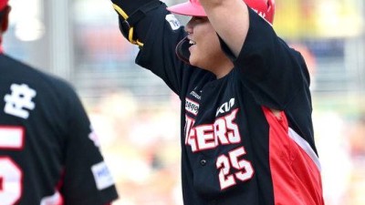 KIA 뒤집기쇼! '8회 5득점 빅이닝→김호령 슈퍼캐치' 한화에 6-5 역전승, 3연승 질주 [대전 리뷰]