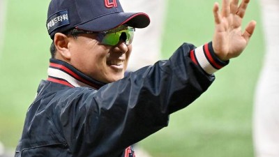 포기하지 않는 롯데! 김태형 감독도 웃었다…모든 선수가 지고 있어도 최선 다했다 [고척 현장]