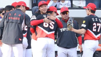 정해영·전상현 엔트리 말소한 KIA, 한화와 불펜게임 완승...8회 5득점 대역전쇼, 성영탁 데뷔 첫 세이브