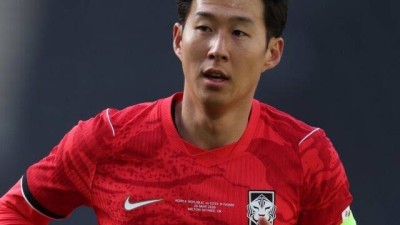 월드컵 앞둔 대표팀 유니폼 논란, 어깨 '볼록' 결함 발견…성능 영향 없지만 해결하겠다 공식 입장