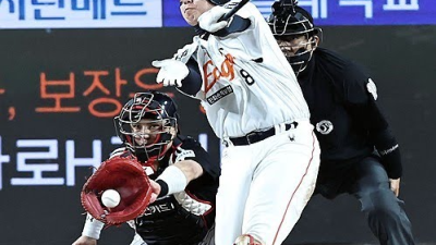 '노시환, 너 지금 심각해!' 김경문 감독, 노시환에 6번 강등 및 번트 지시에 담긴 메시지는?'노시환, 너 지금 심각해!' 김경문 감독, 노시환에 6번 강등 및 번트 지시에 담긴 메시지는?