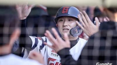 '시범경기 2홈런→1타석 뛰고 2군행' 롯데 만년 유망주 외야수 다시 기회 노리나…2루타 2방으로 3타점 폭발